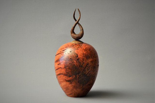 Jarrah Burr with a Twist
